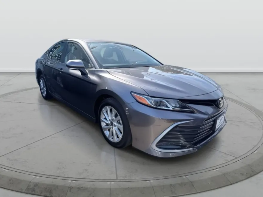 2024 Toyota Camry LE photo 1