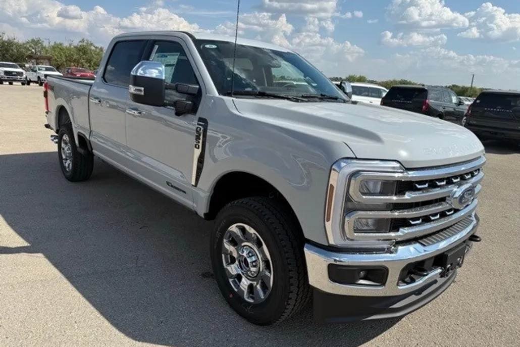 2026 Ford F-250 Lariat photo 1