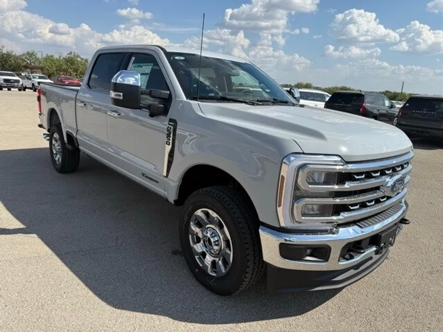 2026 Ford F-250 Lariat photo 1