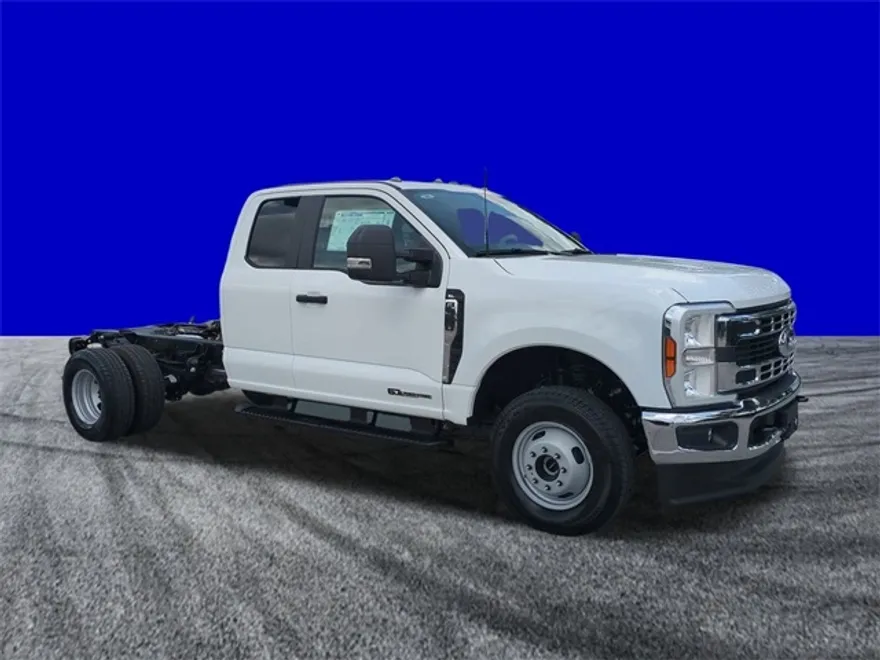 2025 Ford F-350 XL photo 1