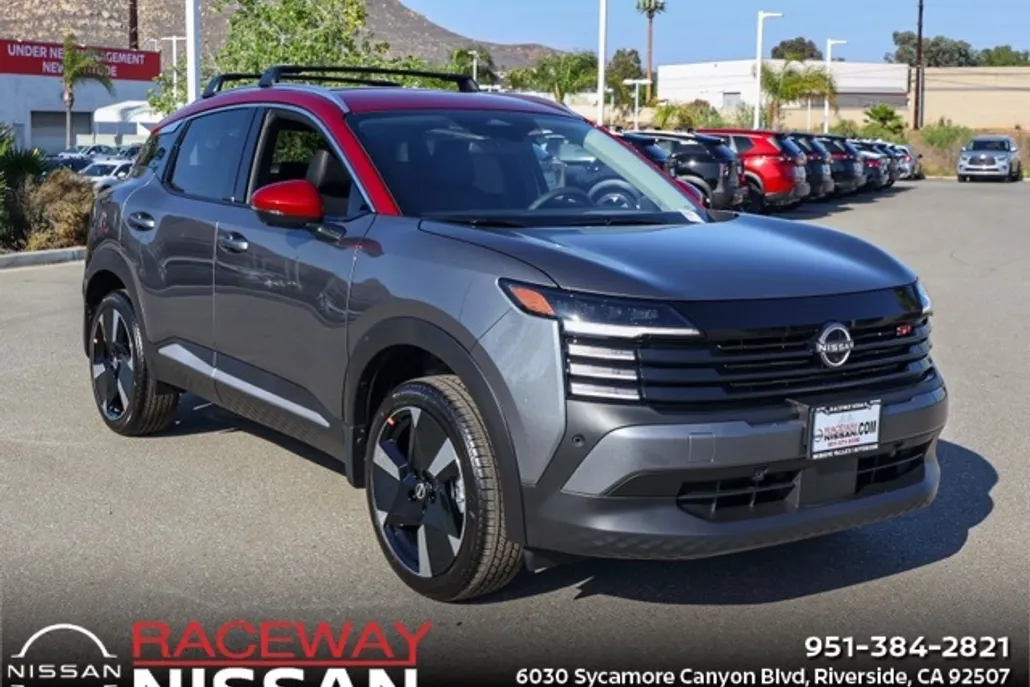 2025 Nissan Kicks SR photo 1