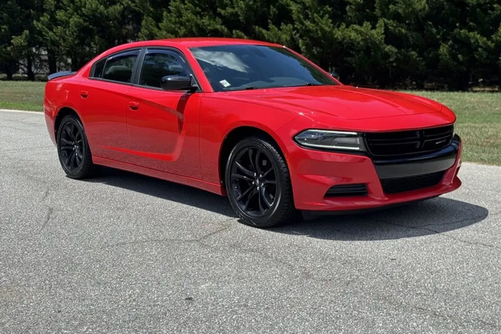 2018 Dodge Charger SXT photo 1