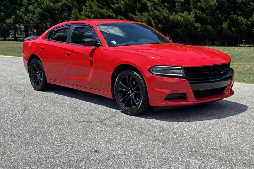 2018 Dodge Charger SXT photo 1
