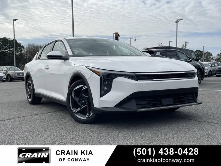 2025 Kia K4 EX photo 1