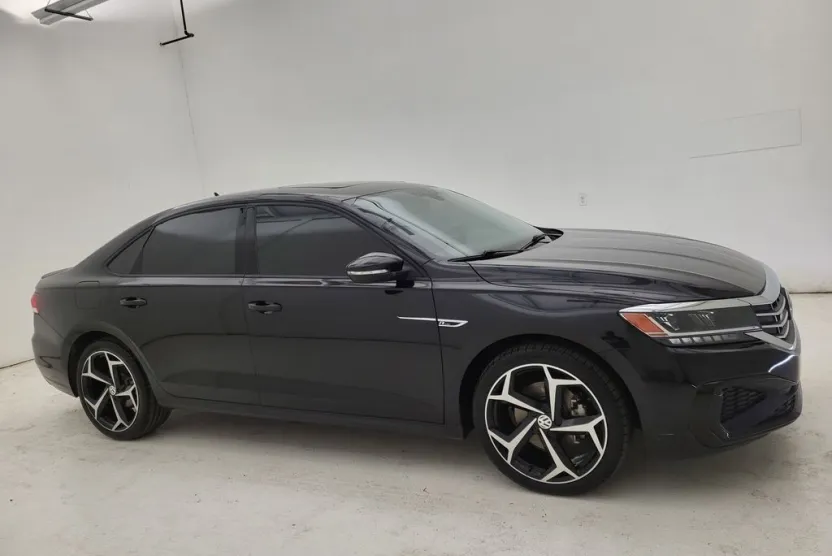 2020 Volkswagen Passat 2.0T R-Line photo 1