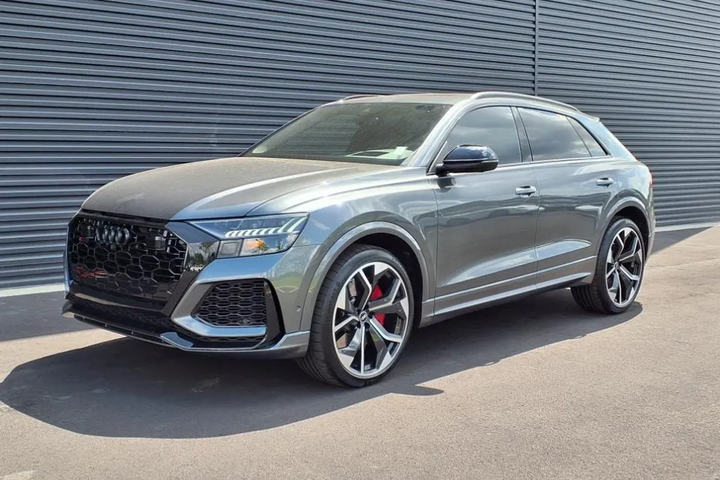 2022 Audi RS Q8 photo 1