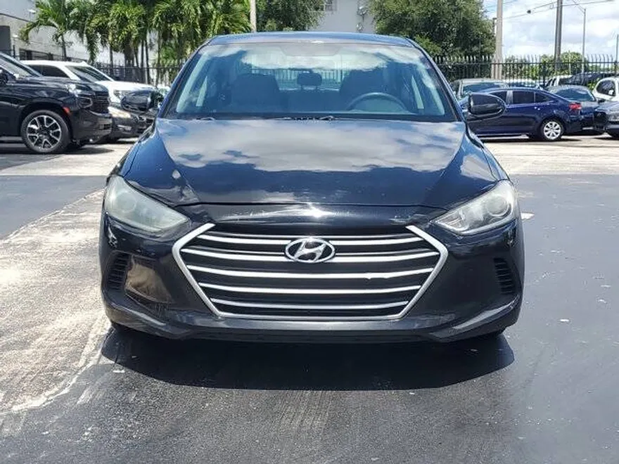 2017 Hyundai Elantra SE photo 1