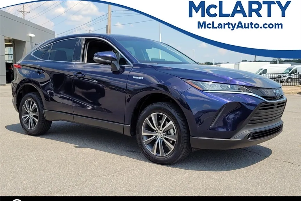 2021 Toyota Venza LE photo 1