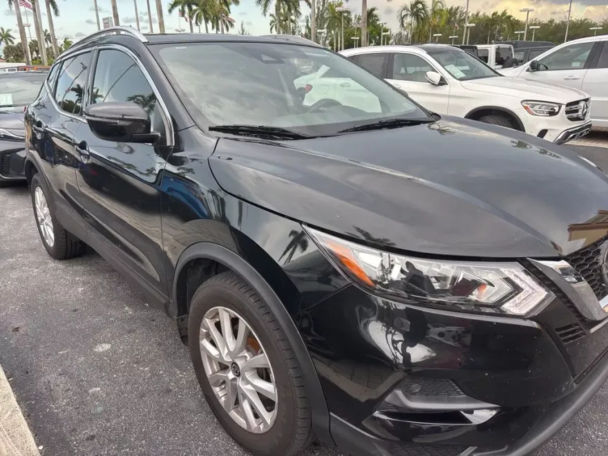 2020 Nissan Rogue Sport SV photo 1