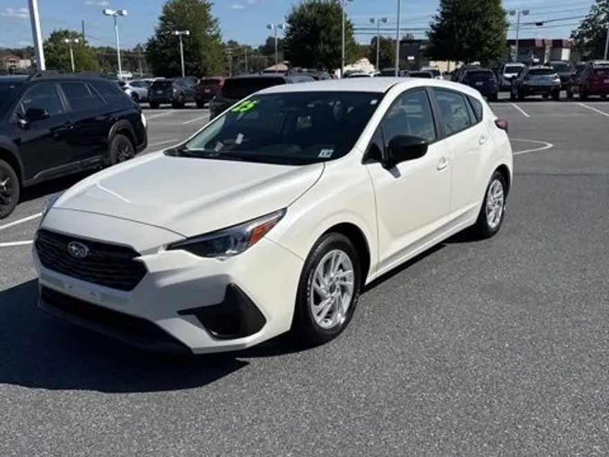 2025 Subaru Impreza Base photo 1
