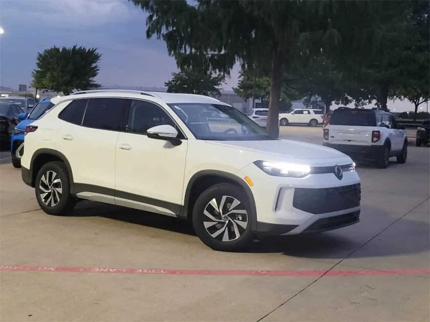 2025 Volkswagen Tiguan S photo 1