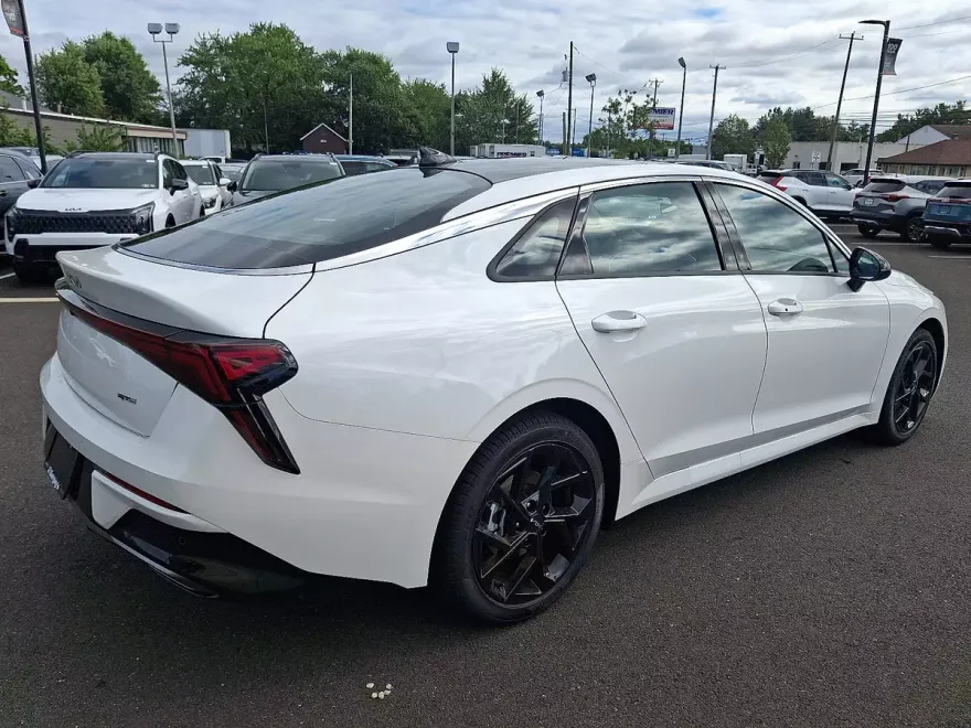2026 Kia K5 GT-Line photo 1