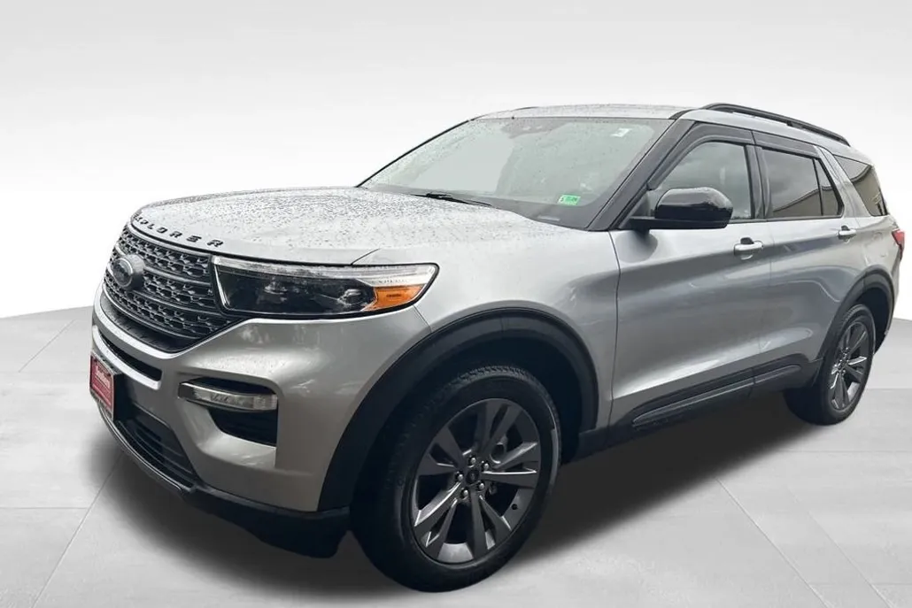 2022 Ford Explorer XLT photo 1