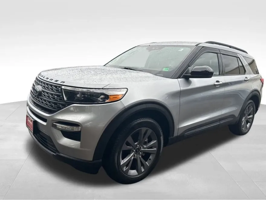 2022 Ford Explorer XLT photo 1