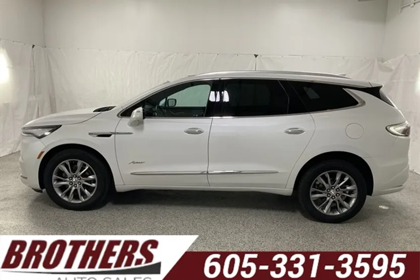 2024 Buick Enclave Avenir photo 1