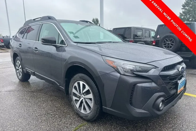 2023 Subaru Outback Premium photo 1