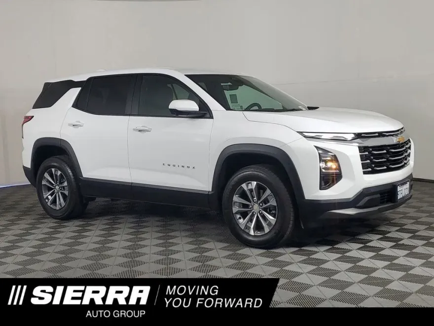 2025 Chevrolet Equinox LT photo 1