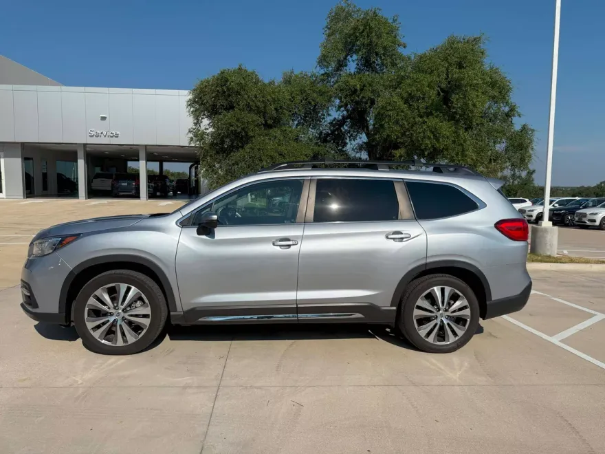 2021 Subaru Ascent Limited photo 1