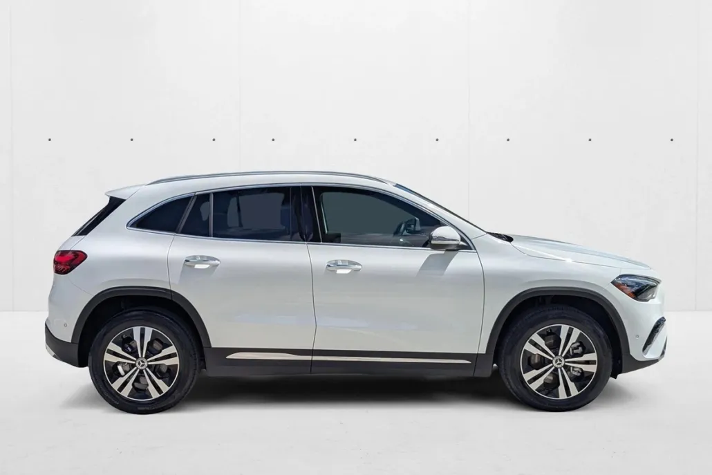 2025 Mercedes Benz GLA 250 photo 1