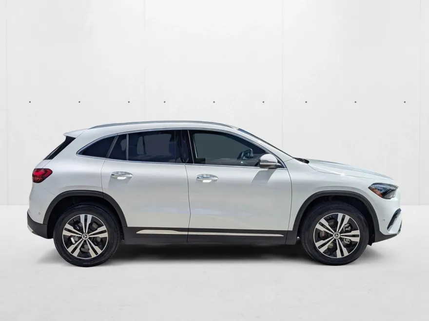 2025 Mercedes Benz GLA 250 photo 1