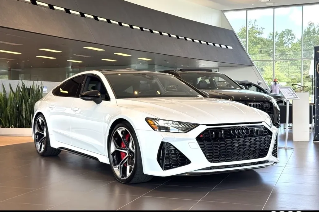 2024 Audi RS 7 Performance Base photo 1