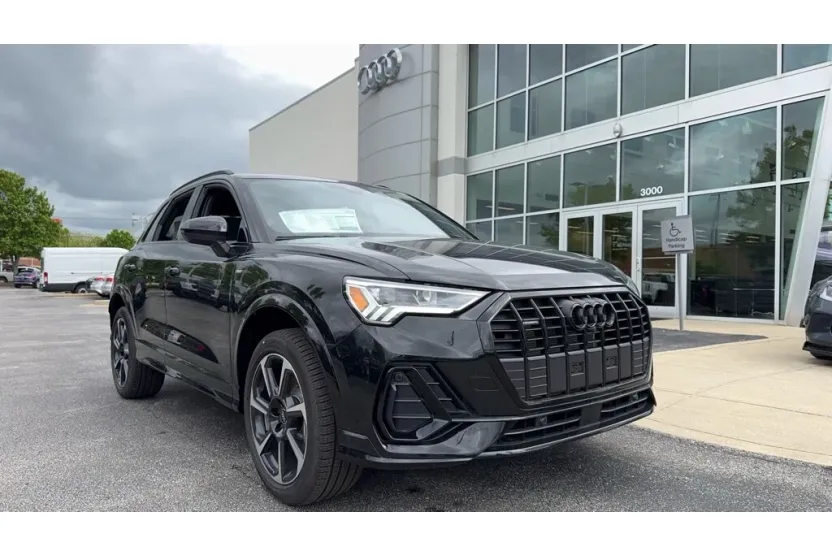 2025 Audi Q3 S line Premium Plus photo 1