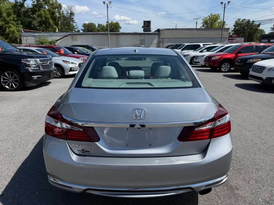 2017 Honda Accord EX photo 1