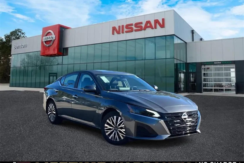 2025 Nissan Altima SV photo 1
