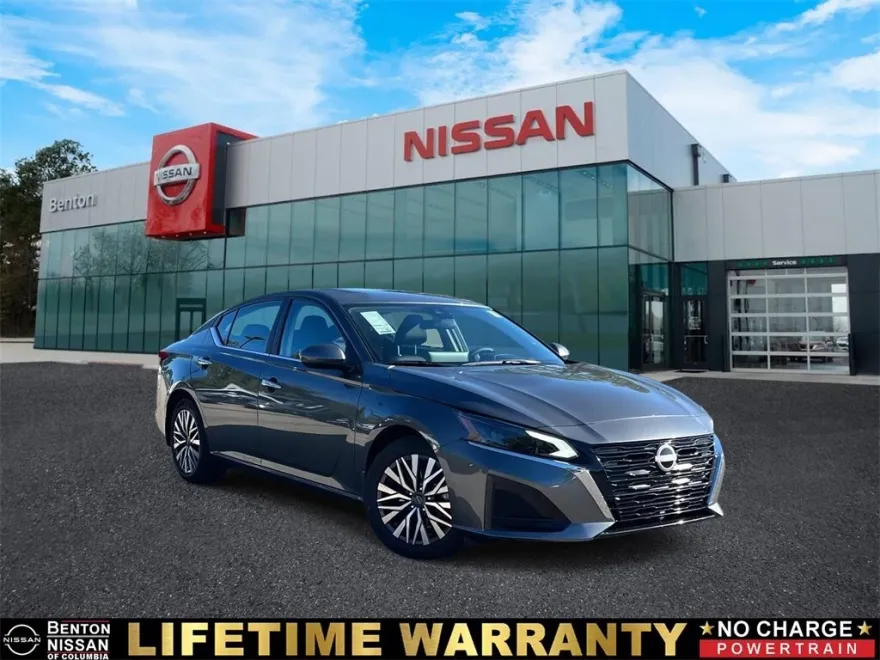 2025 Nissan Altima SV photo 1