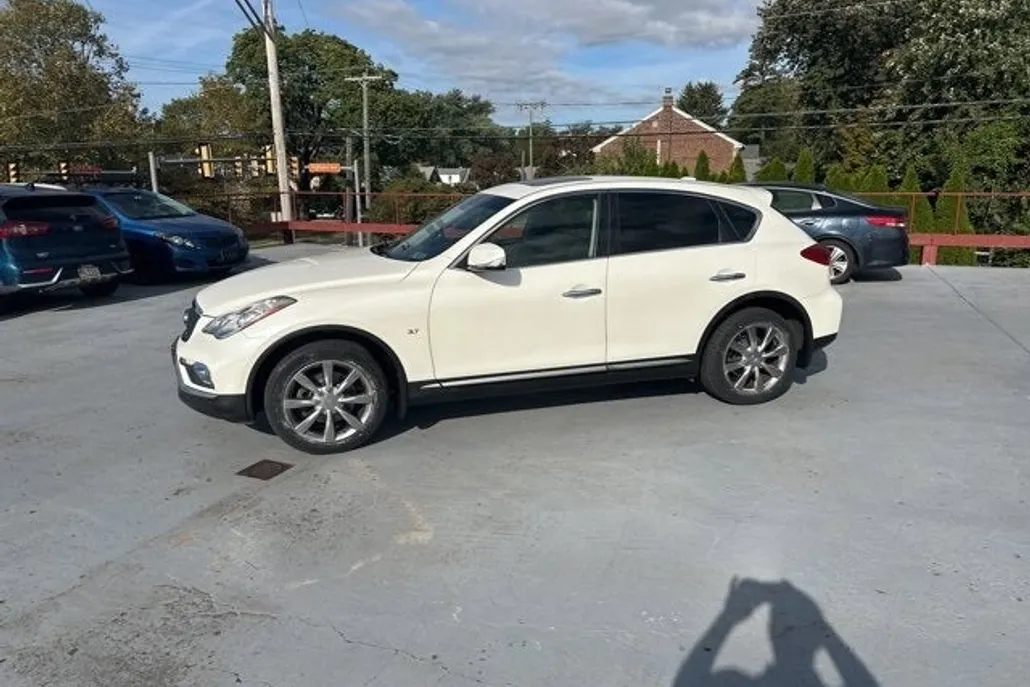 2016 Infiniti QX50 AWD photo 1