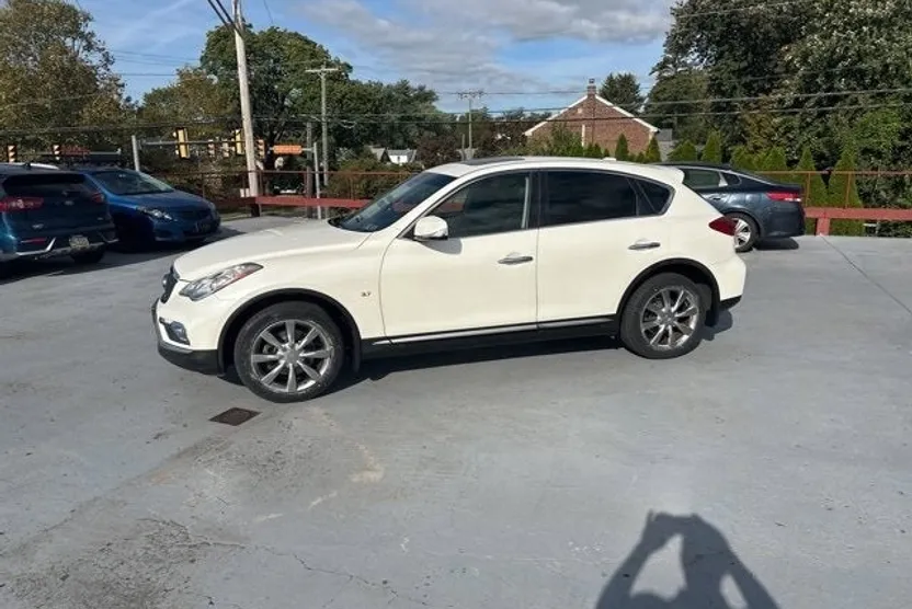 2016 Infiniti QX50 AWD photo 1