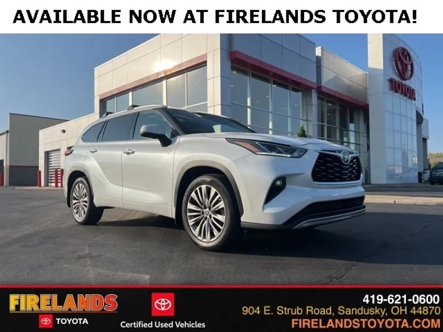 2022 Toyota Highlander Platinum photo 1