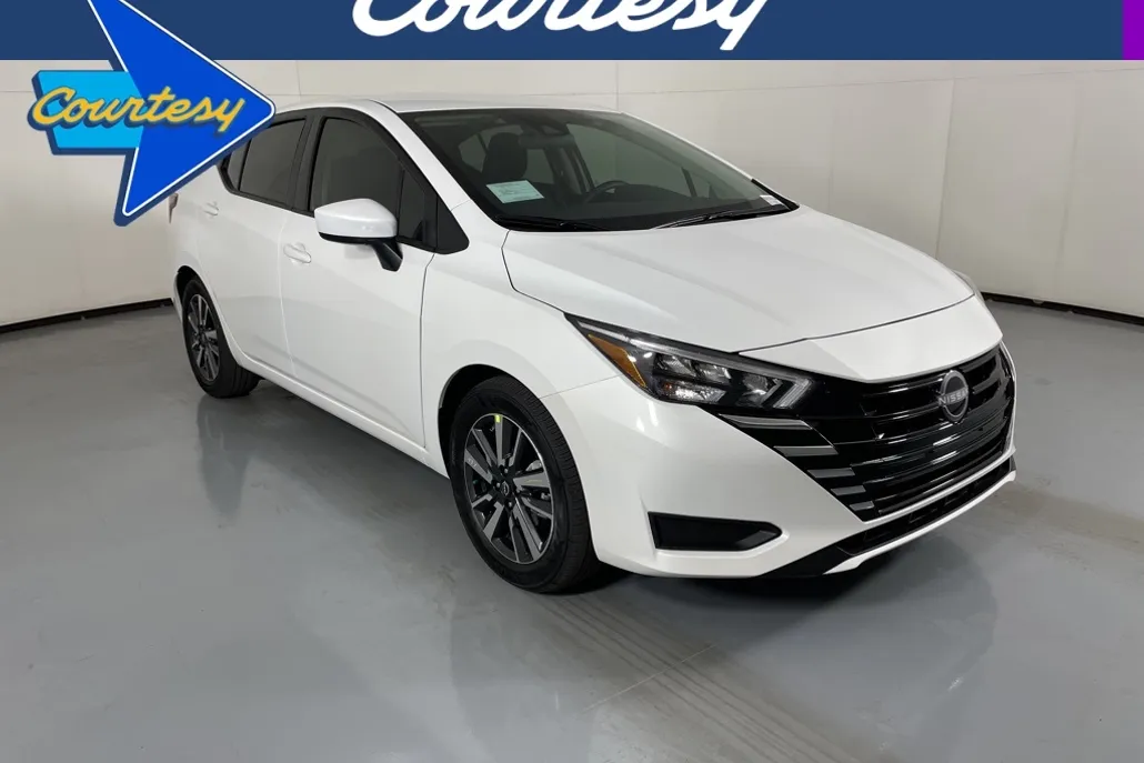 2025 Nissan Versa SV photo 1