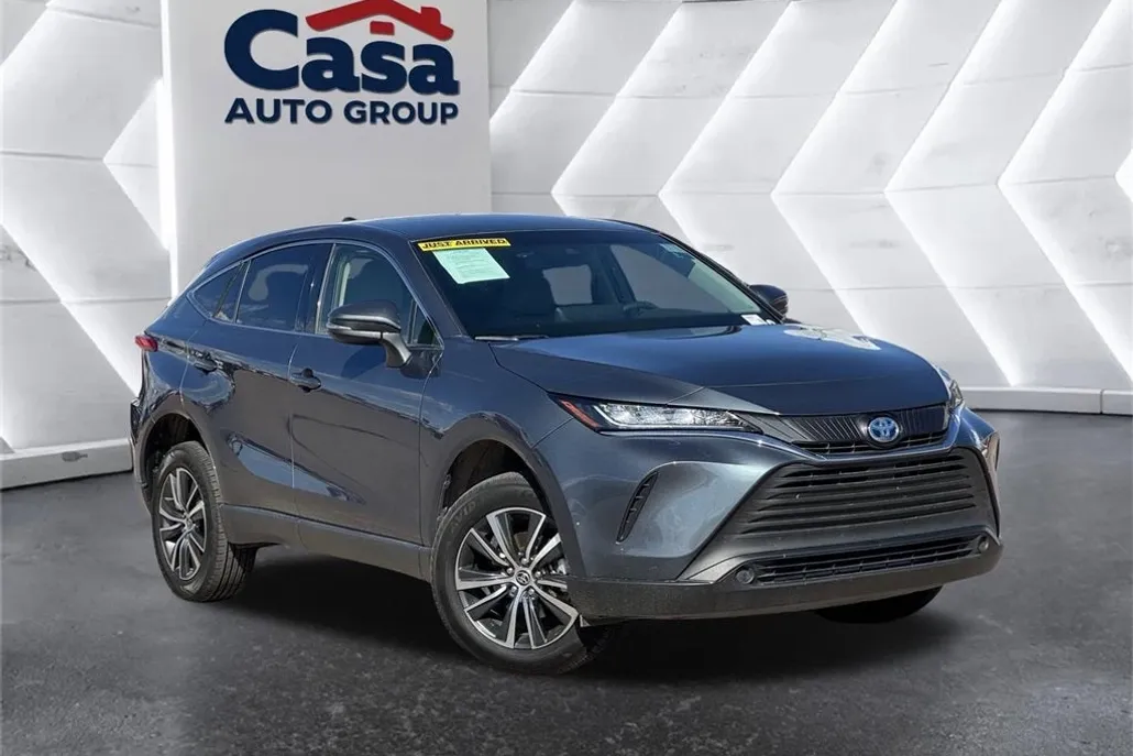 2022 Toyota Venza LE photo 1
