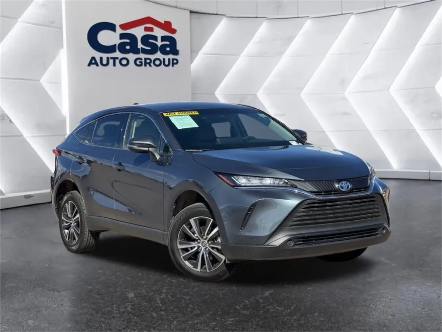2022 Toyota Venza LE photo 1