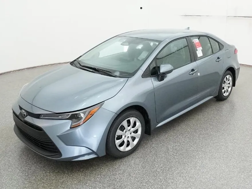 2026 Toyota Corolla LE photo 1
