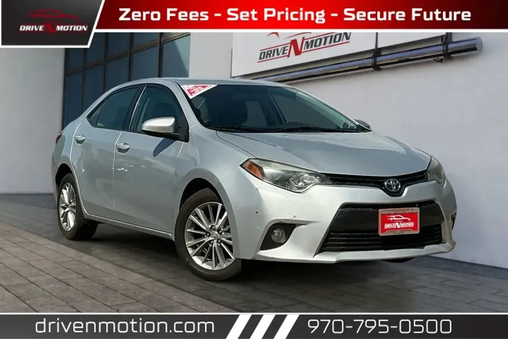 2015 Toyota Corolla LE Plus photo 1