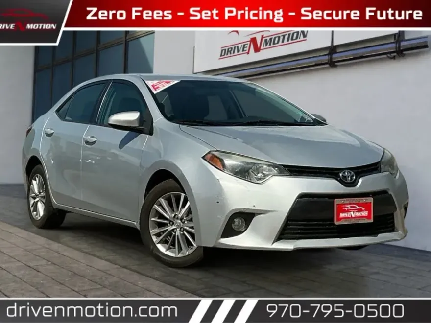2015 Toyota Corolla LE Plus photo 1