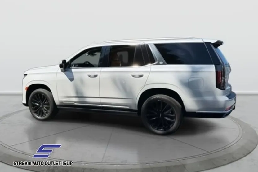 2023 Cadillac Escalade Premium Luxury photo 1