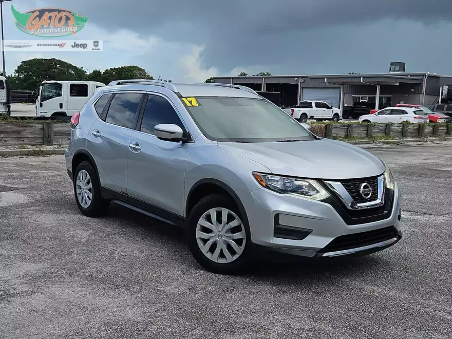 2017 Nissan Rogue S photo 1