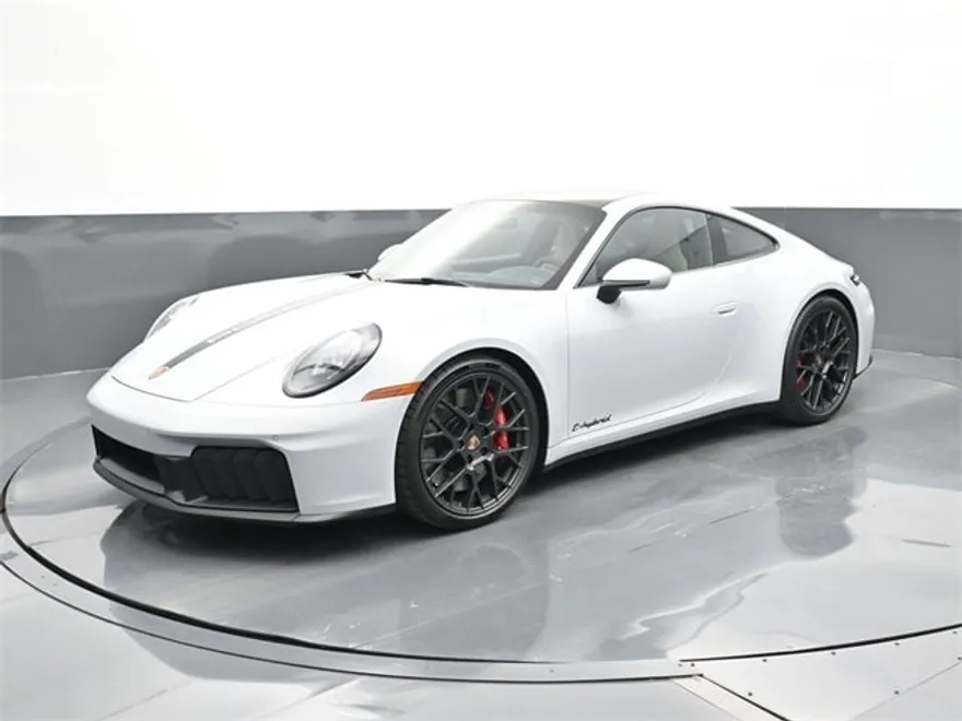 2026 Porsche 911 GTS photo 1