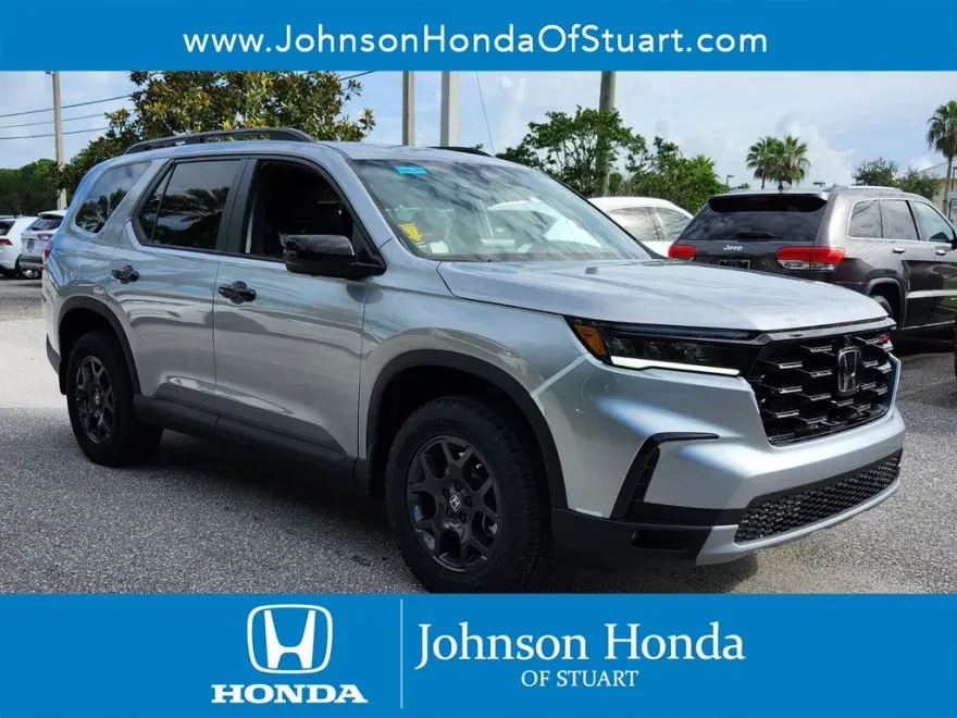 2025 Honda Pilot TrailSport photo 1