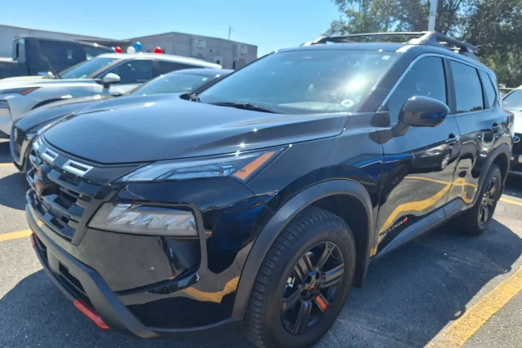 2025 Nissan Rogue SV photo 1