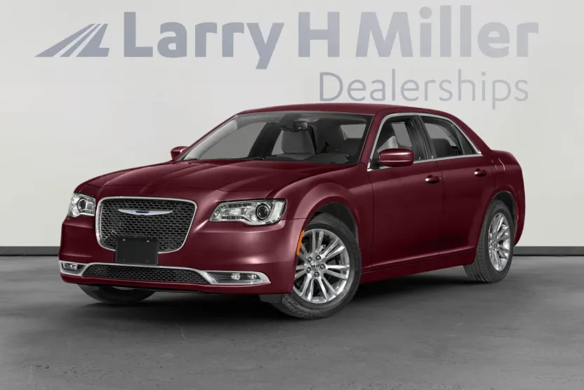 2023 Chrysler 300 Touring photo 1