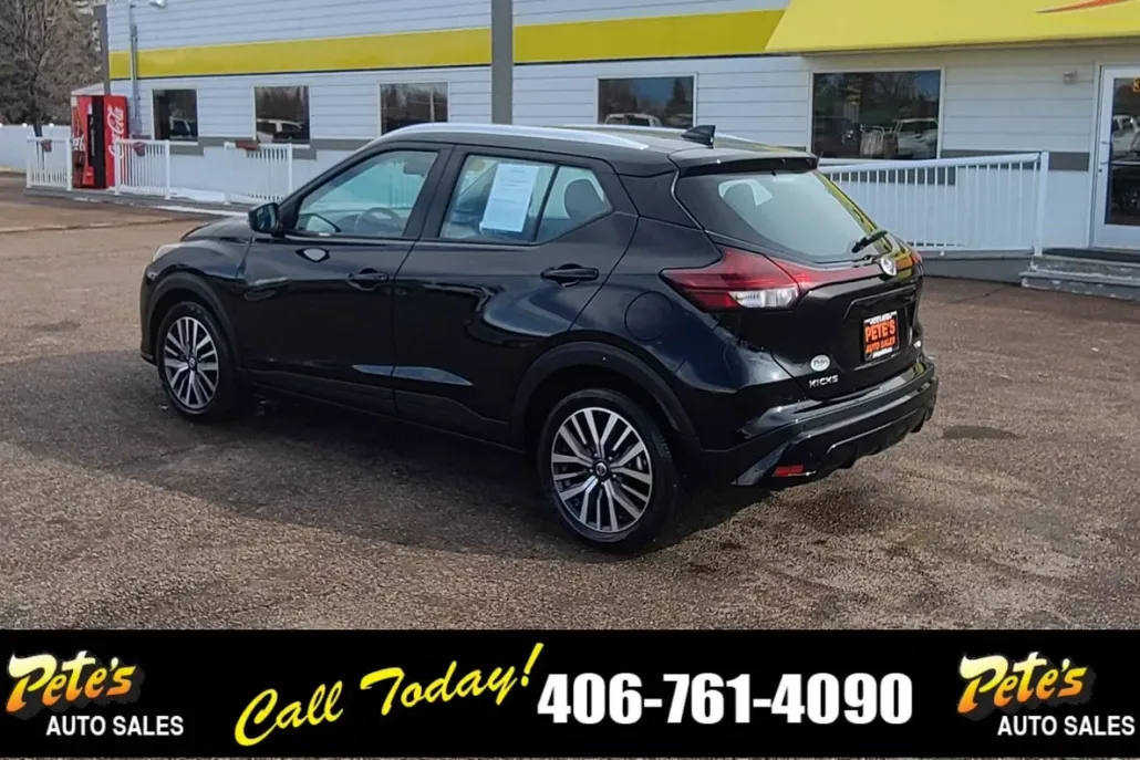 2021 Nissan Kicks SV photo 1