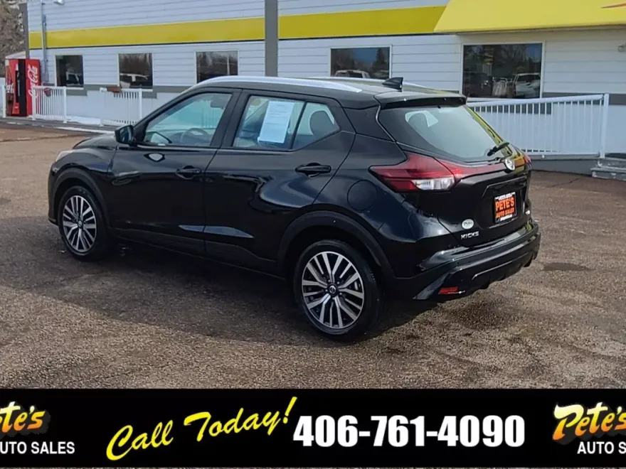 2021 Nissan Kicks SV photo 1