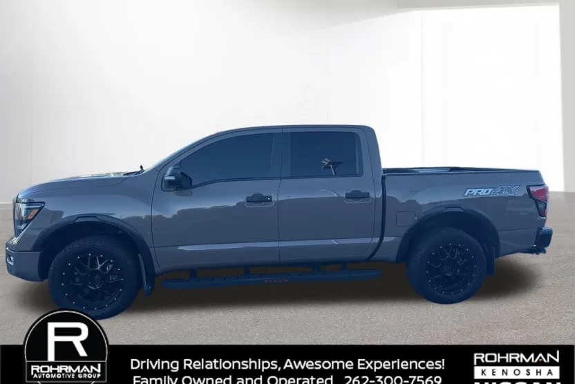 2021 Nissan Titan PRO-4X photo 1