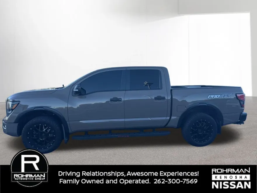 2021 Nissan Titan PRO-4X photo 1