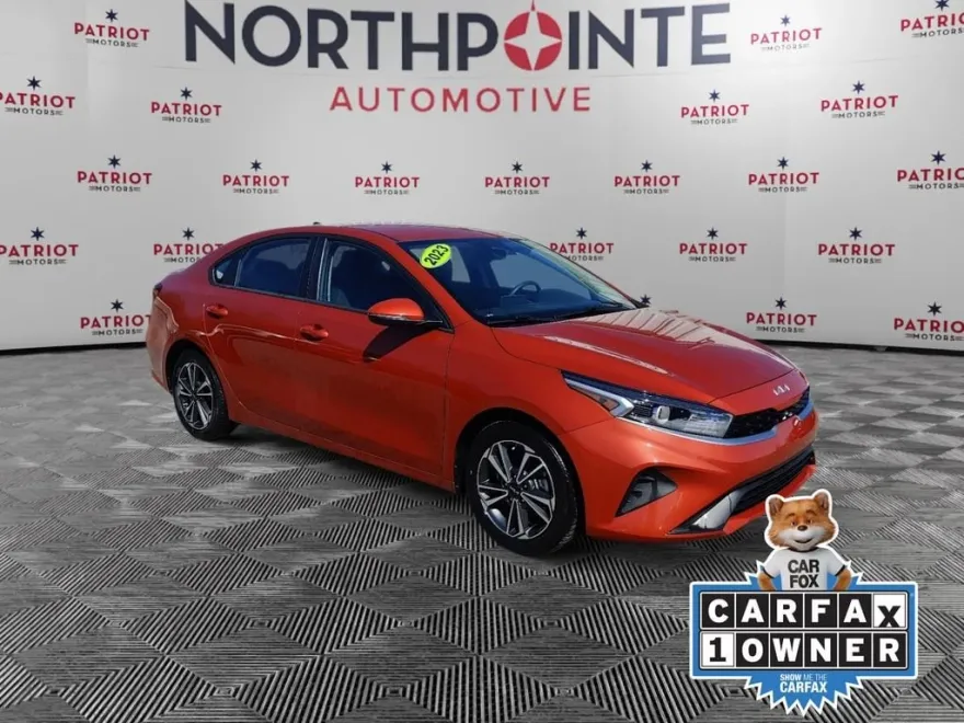 2023 Kia Forte LXS photo 1