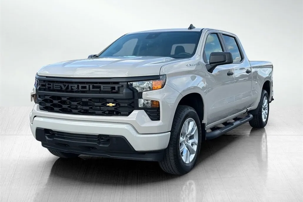 2026 Chevrolet Silverado 1500 Custom photo 1